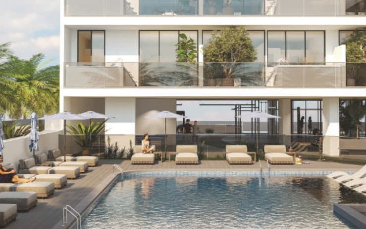 Swimming Pool & Sunbathing Area
